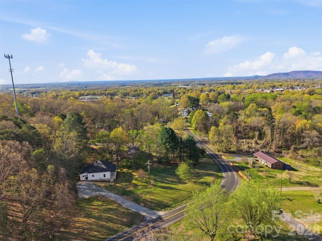 600 Linneys Mountain Road, Taylorsville, NC 28681