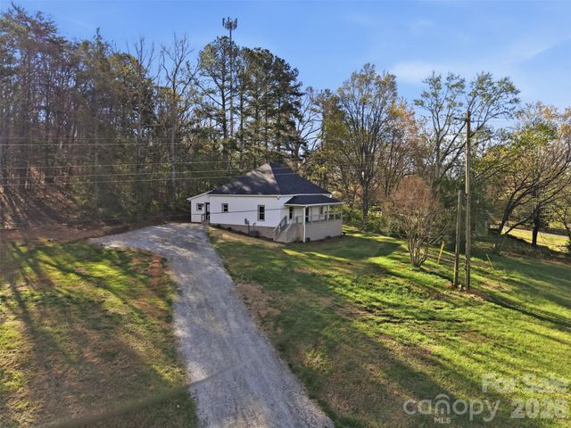 600 Linneys Mountain Road, Taylorsville, NC 28681