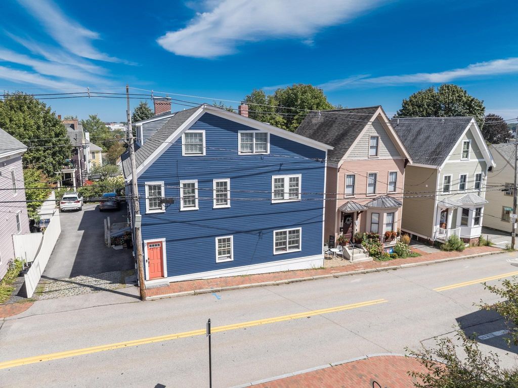 279 Marcy St Unit 3, Portsmouth, NH 03801