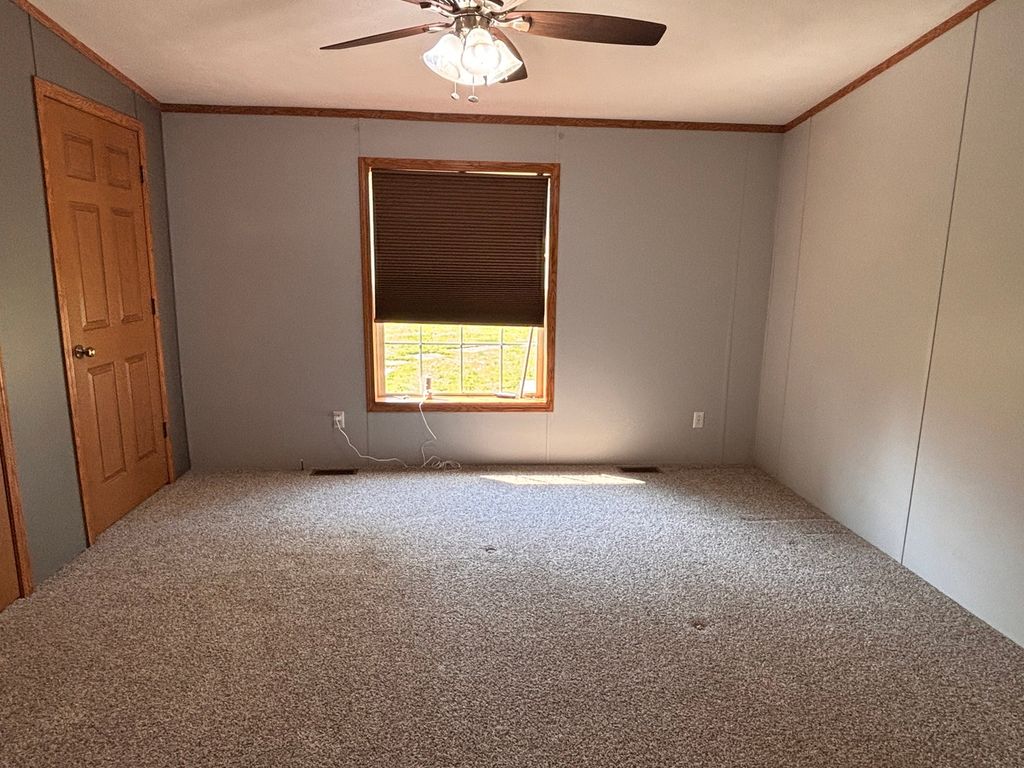 Image 22 of property listing at 15662 E Nolan Road, Mt Vernon, IL 62864