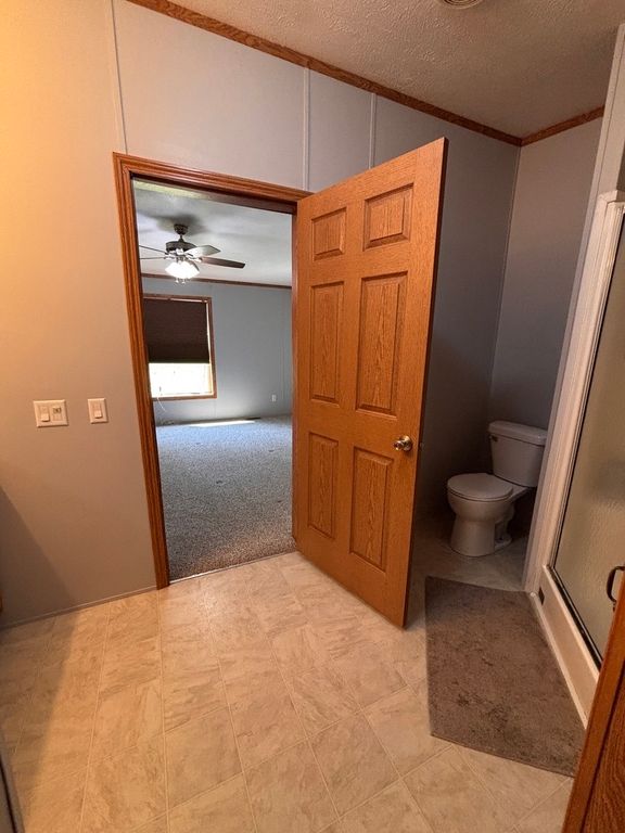 Image 25 of property listing at 15662 E Nolan Road, Mt Vernon, IL 62864