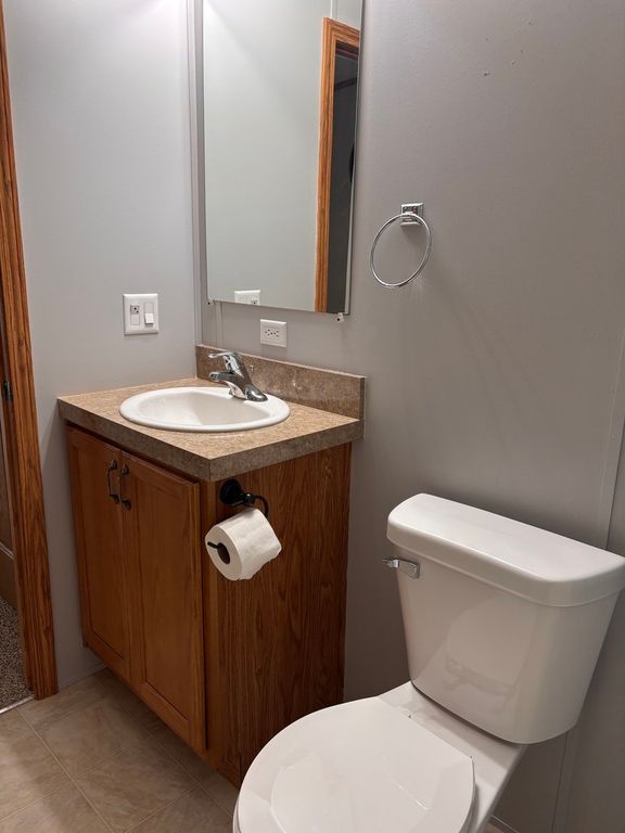 Image 32 of property listing at 15662 E Nolan Road, Mt Vernon, IL 62864