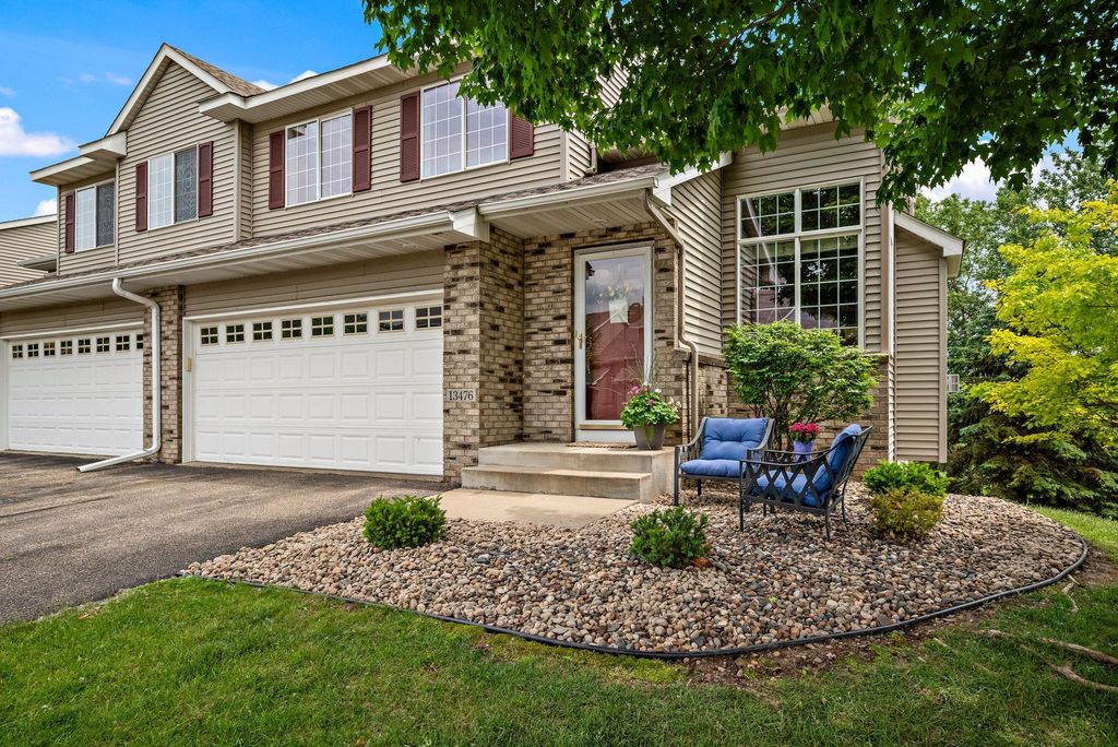 13476 Settlers Ridge Lane, Burnsville, MN 55337