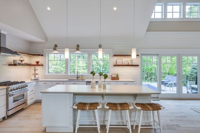 6 Monomoy Lane, Orleans, MA 02653