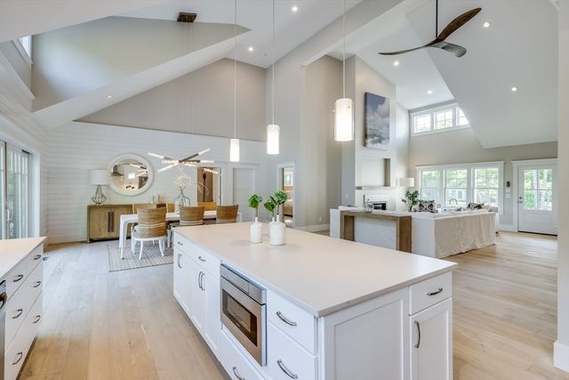 6 Monomoy Lane, Orleans, MA 02653