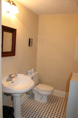 215 Fulton Street, Geneva, IL 60134