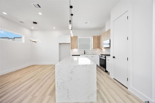 6735 Peerless Street B, Houston, TX 77021