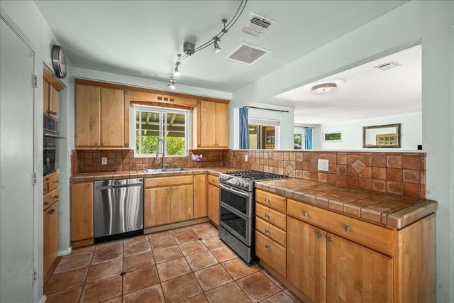 1840 Deerwood St, West Sacramento, CA 95691