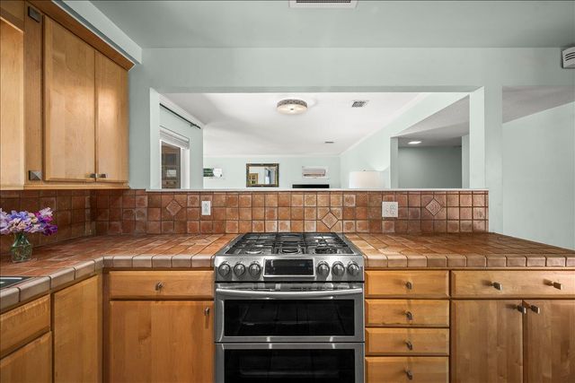 1840 Deerwood St, West Sacramento, CA 95691