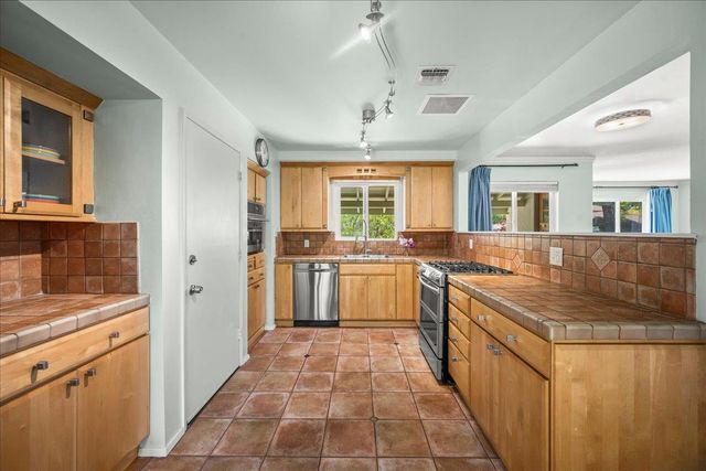 1840 Deerwood St, West Sacramento, CA 95691