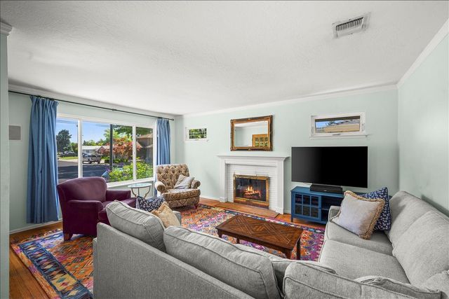 1840 Deerwood St, West Sacramento, CA 95691