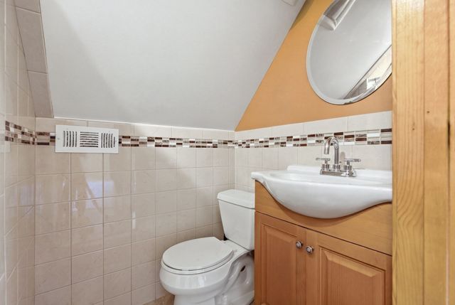 1 Dayton St, Boston, MA 02124