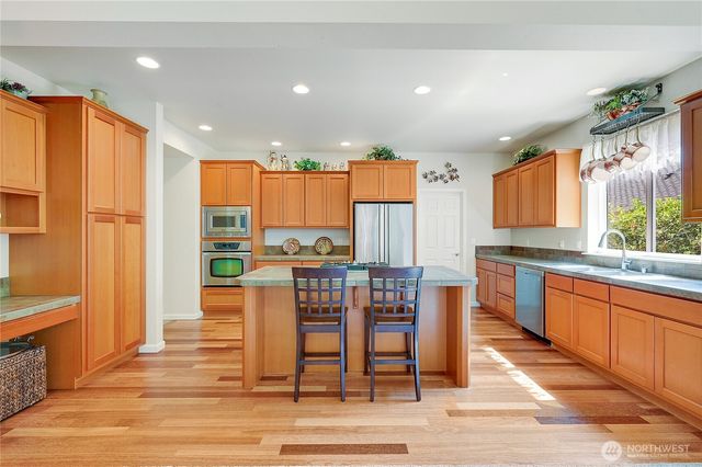 442 Rainier Lane, Port Ludlow, WA 98365