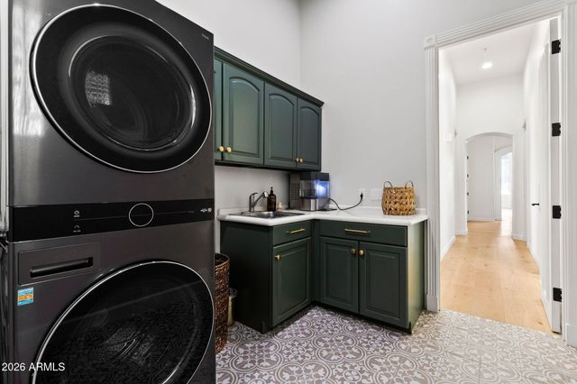 8757 E SHARON Drive, Scottsdale, AZ 85260