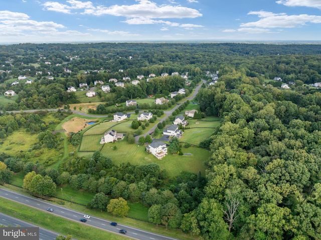 8091 SIDE HILL DR, Warrenton, VA 20187