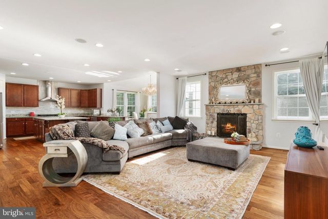 8091 SIDE HILL DR, Warrenton, VA 20187