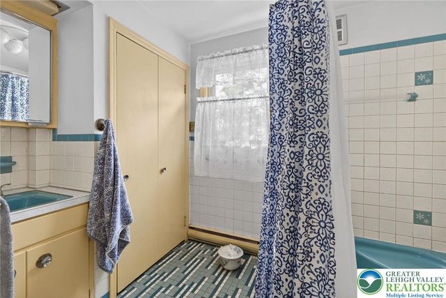 1827 Homestead Avenue, Bethlehem City, PA 18018