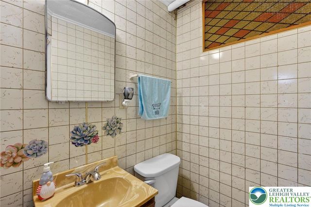 1827 Homestead Avenue, Bethlehem City, PA 18018