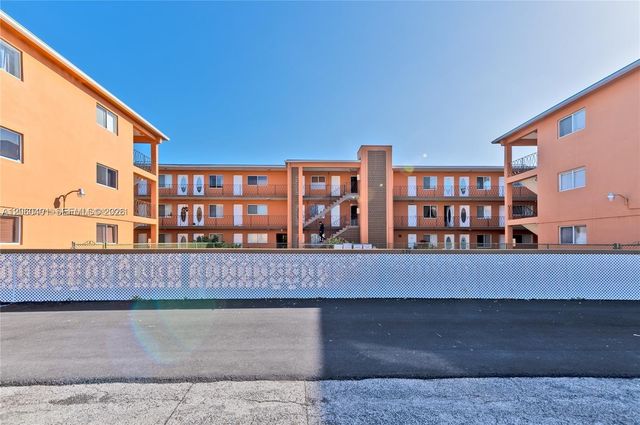 2330 NW 11th St 47, Miami, FL 33125
