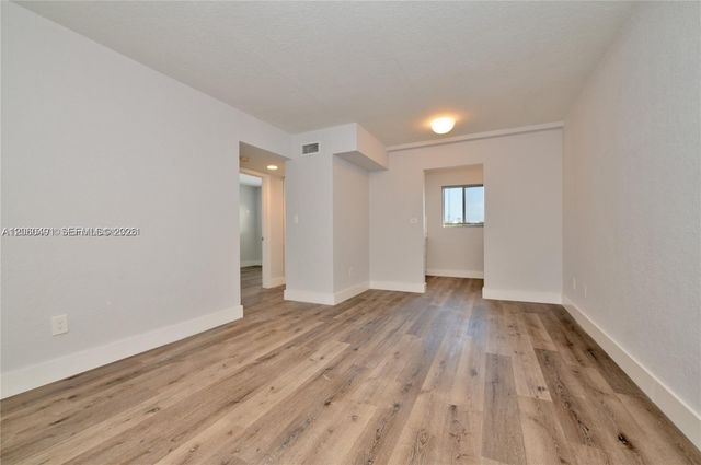 2330 NW 11th St 47, Miami, FL 33125