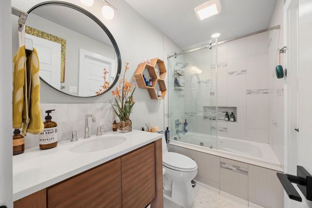 7643 Parkview CIR, Austin, TX 78731