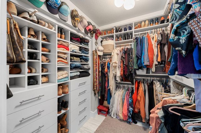 7643 Parkview CIR, Austin, TX 78731