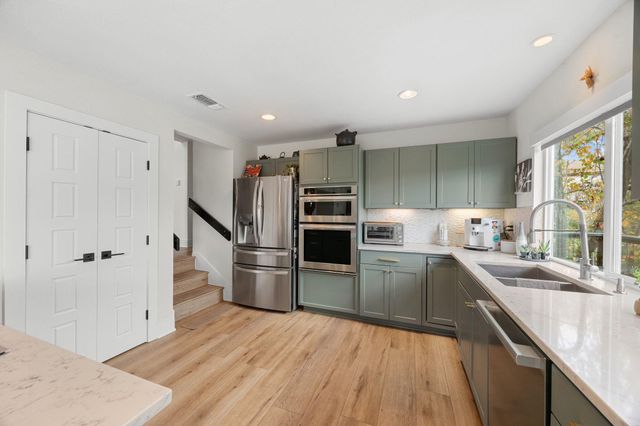 7643 Parkview CIR, Austin, TX 78731