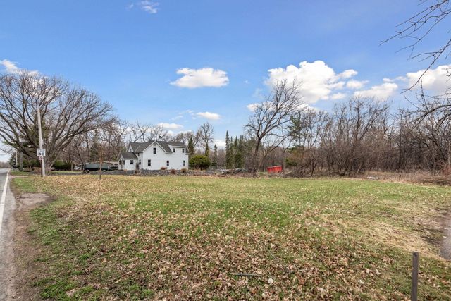 24560 Smithtown Road, Excelsior, MN 55331