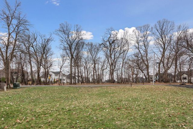 24560 Smithtown Road, Excelsior, MN 55331