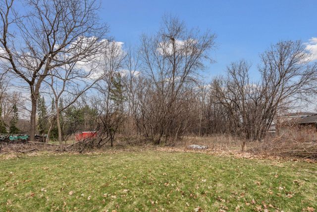 24560 Smithtown Road, Excelsior, MN 55331