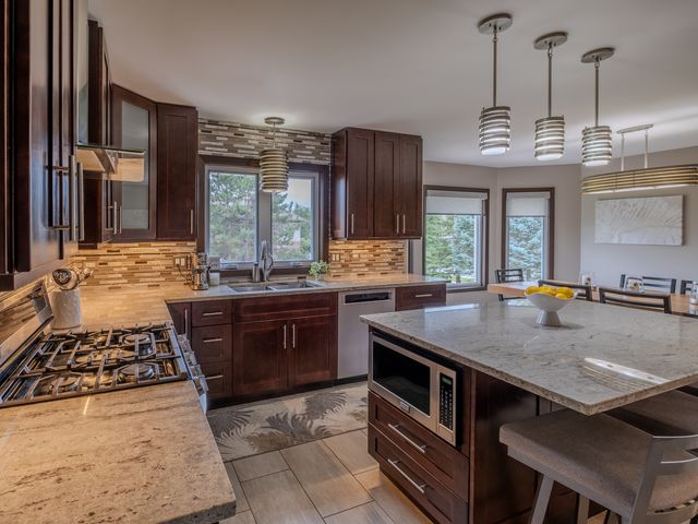 10512 Louetta Lane, Orland Park, IL 60467