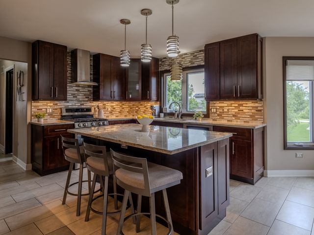 10512 Louetta Lane, Orland Park, IL 60467