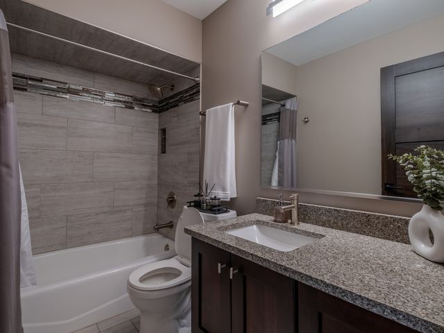10512 Louetta Lane, Orland Park, IL 60467