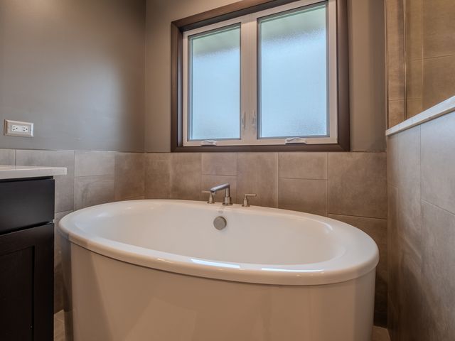 10512 Louetta Lane, Orland Park, IL 60467