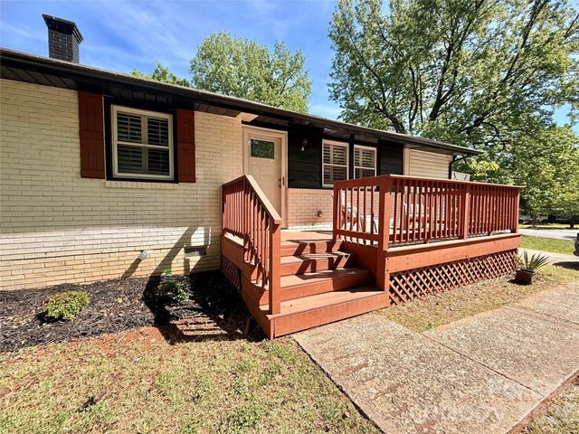 401 Rutland Drive, Charlotte, NC 28217