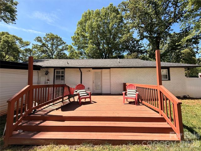 401 Rutland Drive, Charlotte, NC 28217