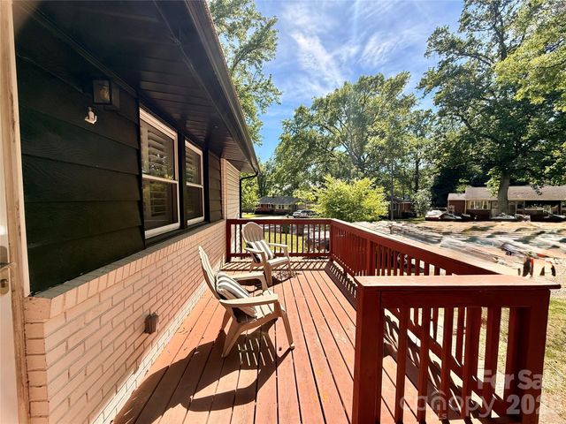 401 Rutland Drive, Charlotte, NC 28217