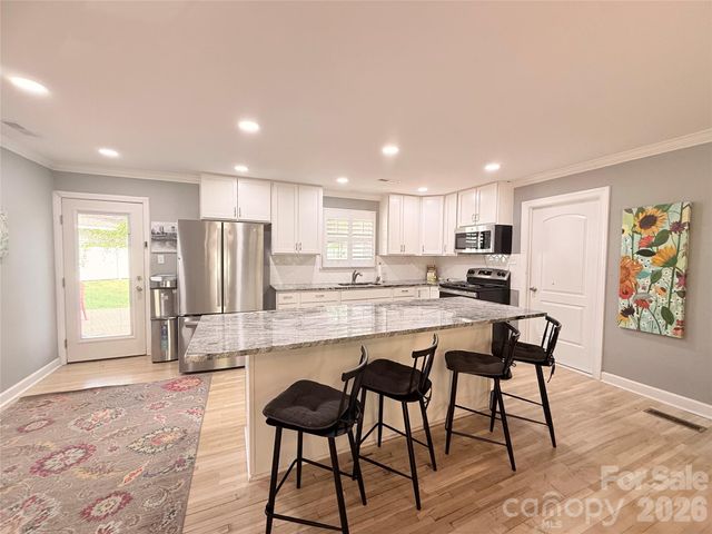 401 Rutland Drive, Charlotte, NC 28217