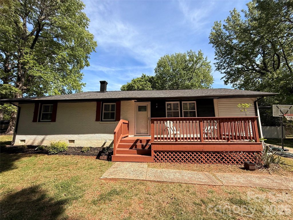 401 Rutland Drive, Charlotte, NC 28217
