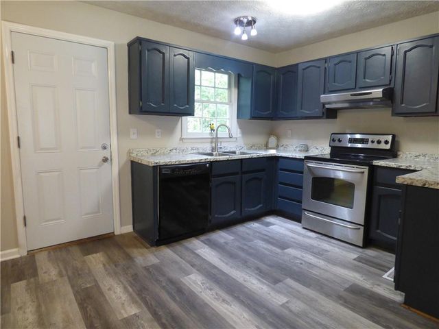 30 Stephen Court, Dallas, GA 30132