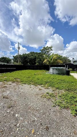 1560 NW 124th Street, North Miami, FL 33167