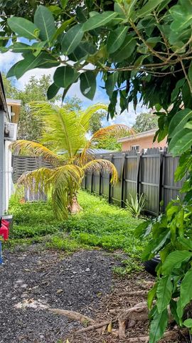 1560 NW 124th Street, North Miami, FL 33167