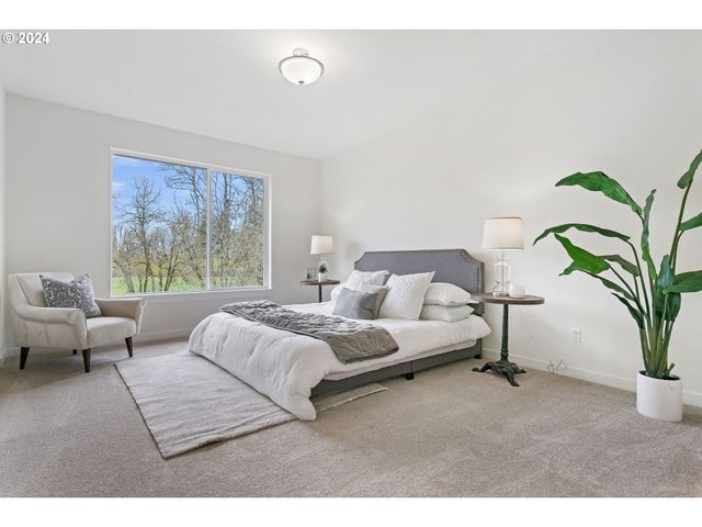 9344 GLORY Ct, Salem, OR 97305