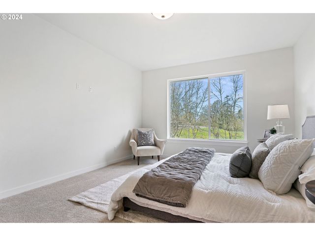 9344 GLORY Ct, Salem, OR 97305