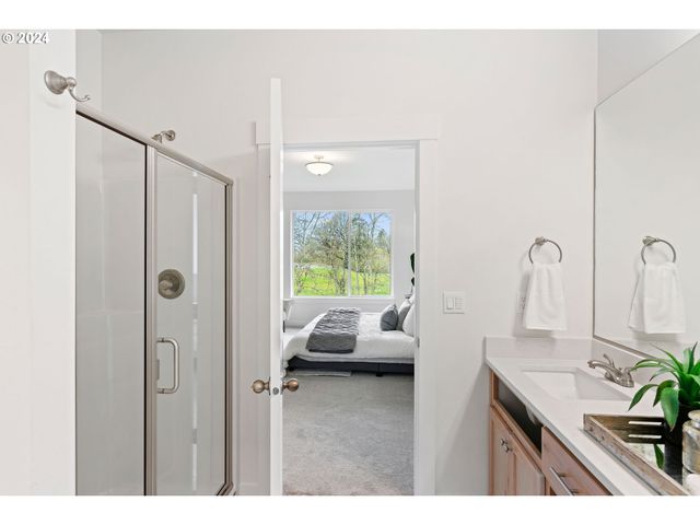 9344 GLORY Ct, Salem, OR 97305