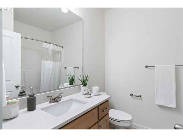 9344 GLORY Ct, Salem, OR 97305