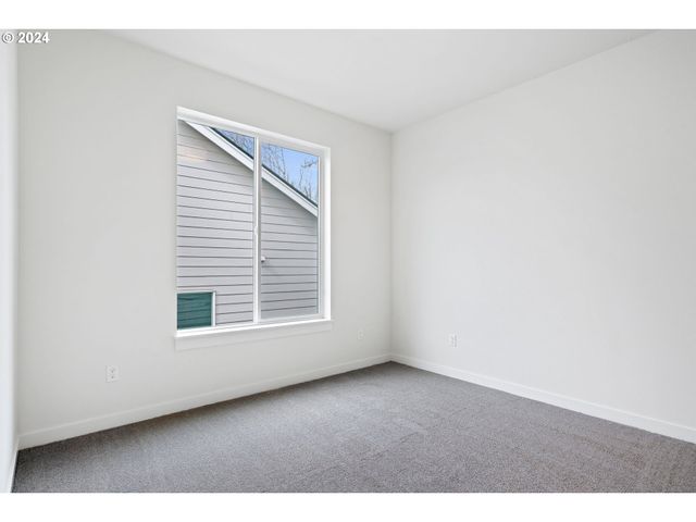 9344 GLORY Ct, Salem, OR 97305