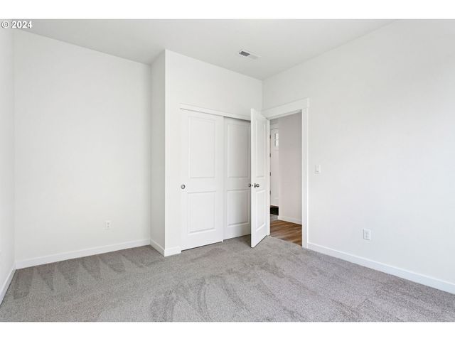 9344 GLORY Ct, Salem, OR 97305