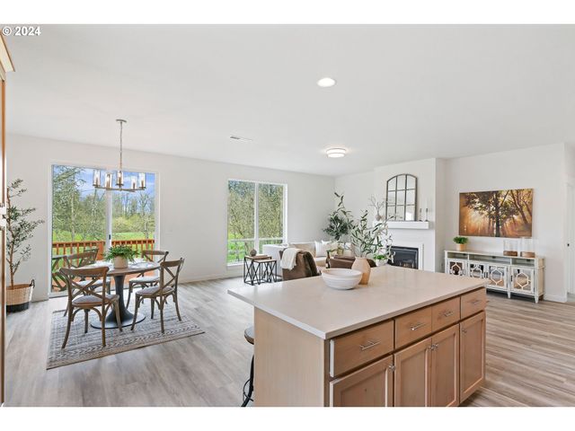 9344 GLORY Ct, Salem, OR 97305