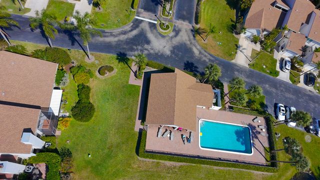 6670 Canary Palm Circle, Boca Raton, FL 33433